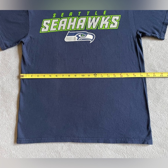 NFL Seattle Seahawks Men’s T-Shirt Blue Size Medium Team Apparel - Picture 3 of 6